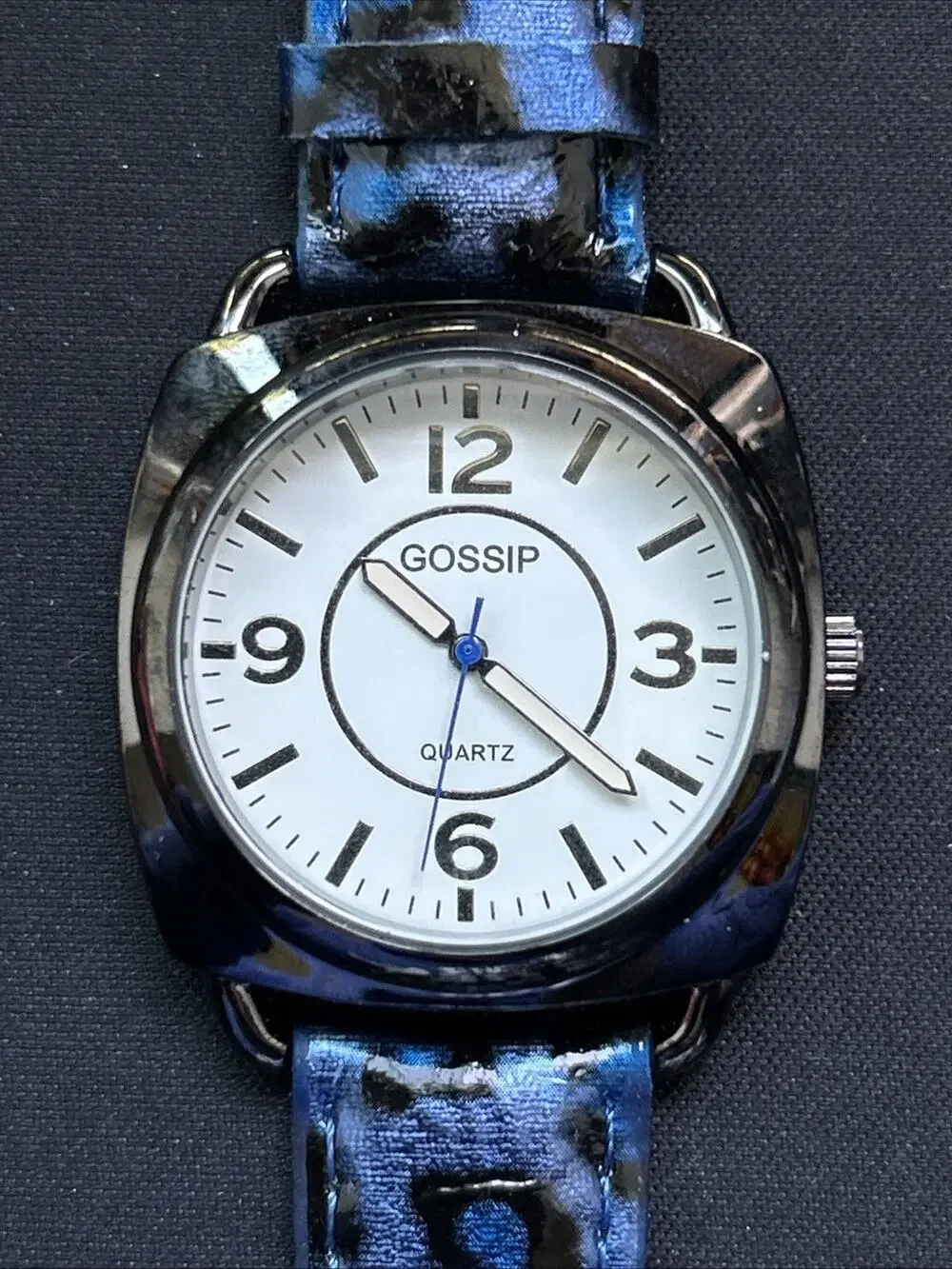 Gossip Black Case Blue Cheetah Print Band Women’s Quartz Watch